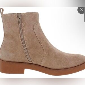 Lucky Brand Ressy Ankle Boots - Size 8.5M / 39 Leather Upper Chelsea Boots